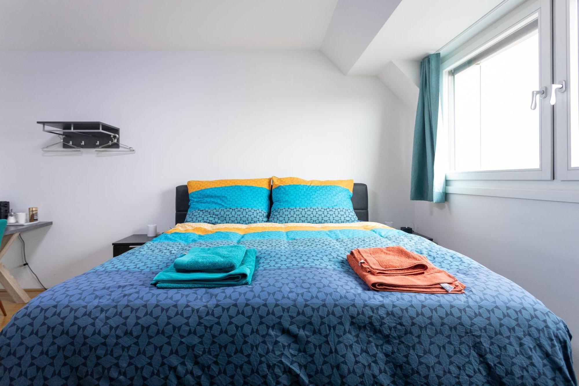 Private Room With Ac- Microwave, Personal Fridge & Metro Access - 7 Min To Center Wien Eksteriør bilde