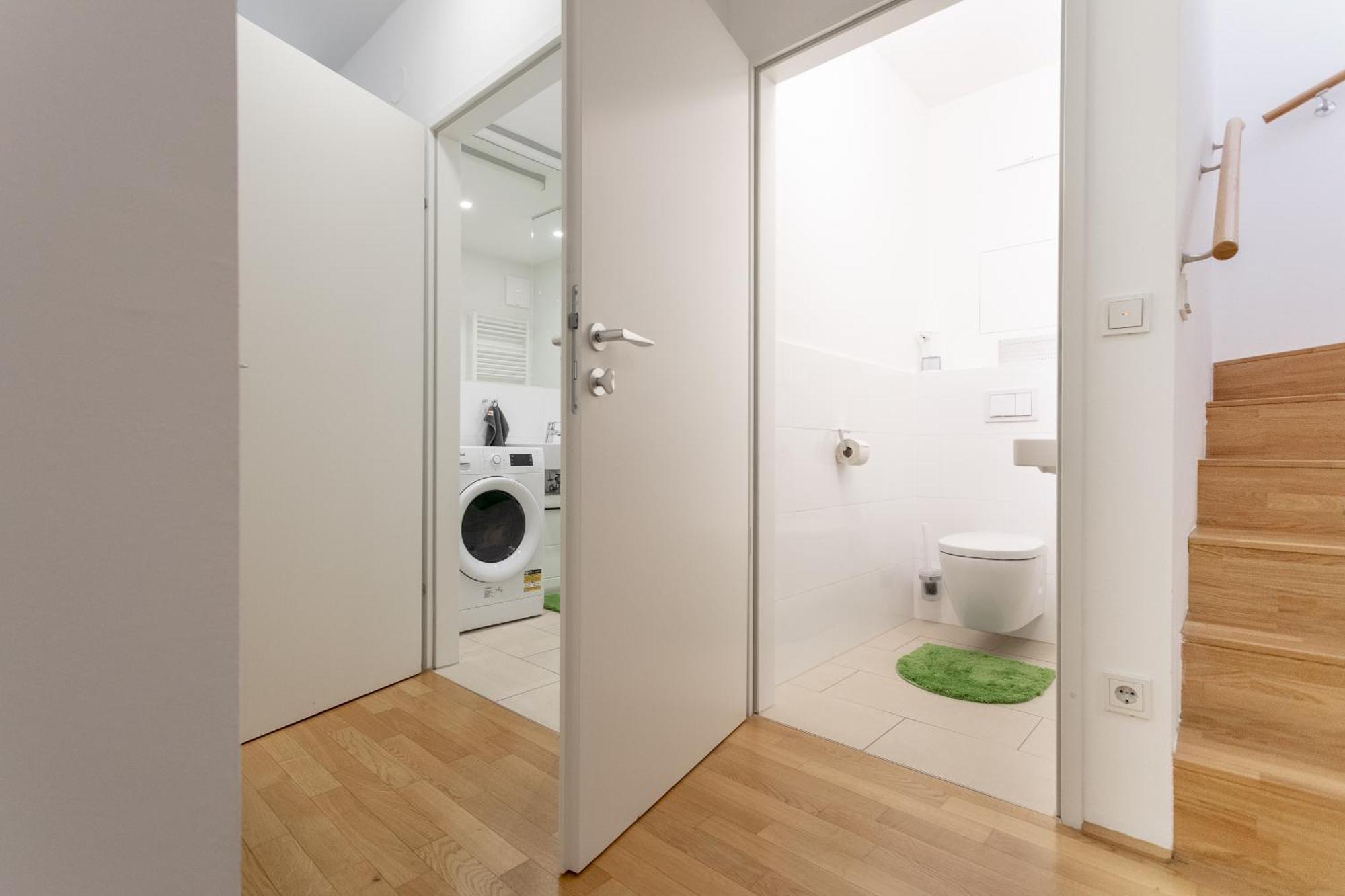 Private Room With Ac- Microwave, Personal Fridge & Metro Access - 7 Min To Center Wien Eksteriør bilde