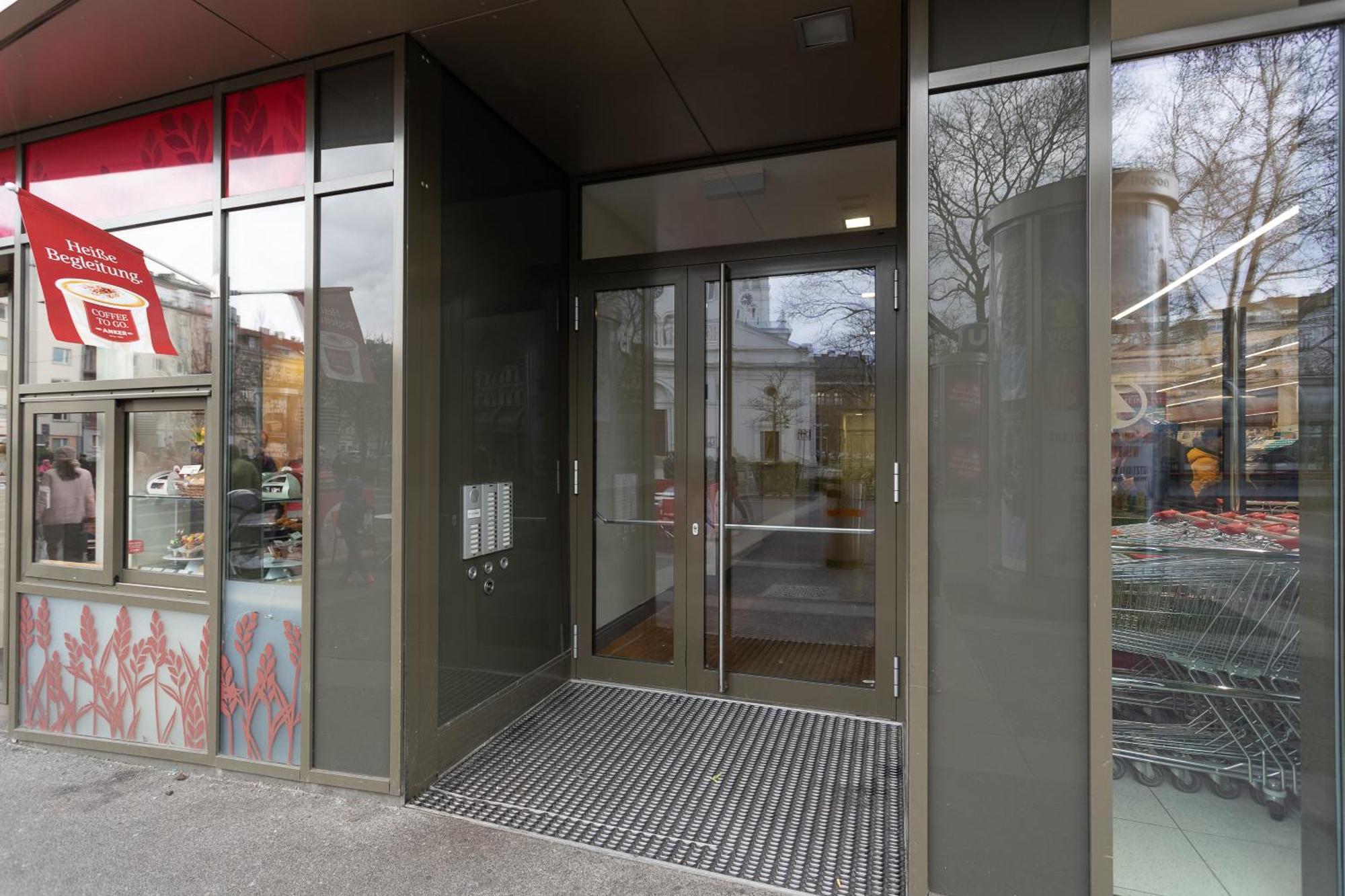Private Room With Ac- Microwave, Personal Fridge & Metro Access - 7 Min To Center Wien Eksteriør bilde